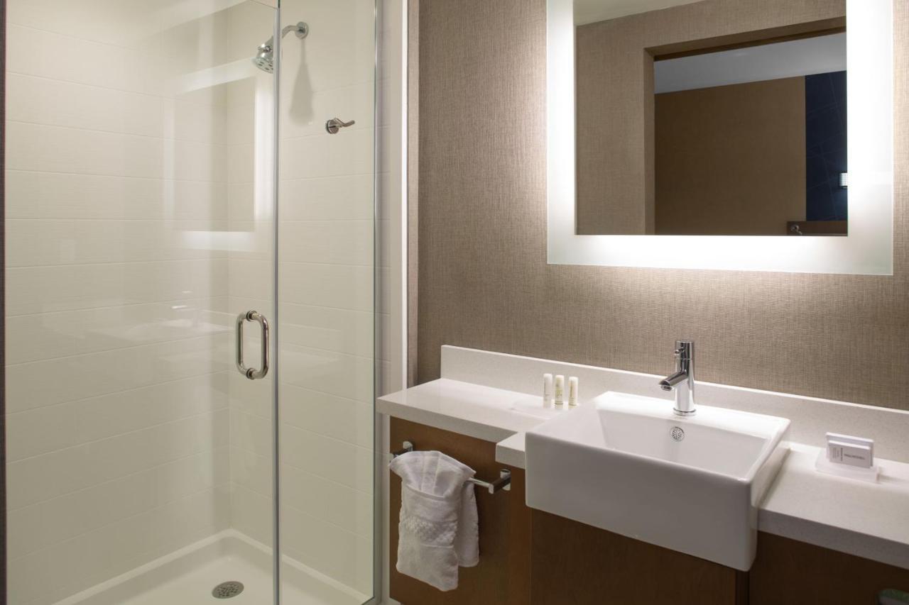 Springhill Suites By Marriott Kansas City Lenexa/City Center Exterior photo